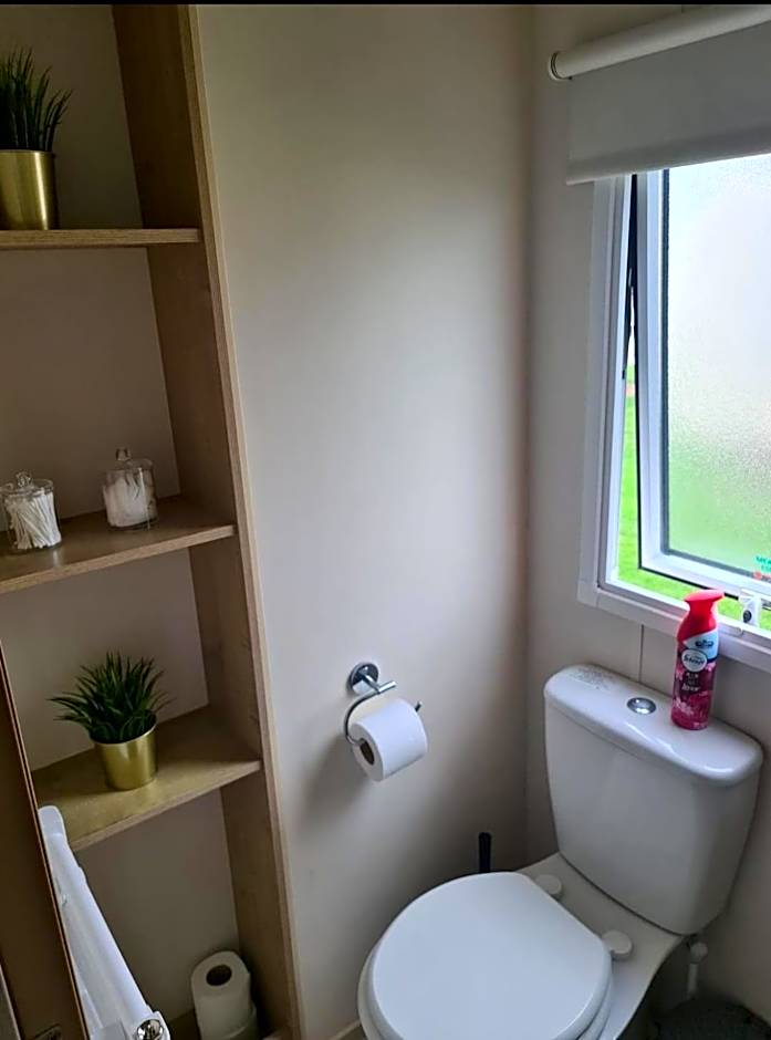 Delux Caravan - Clacton-on-sea