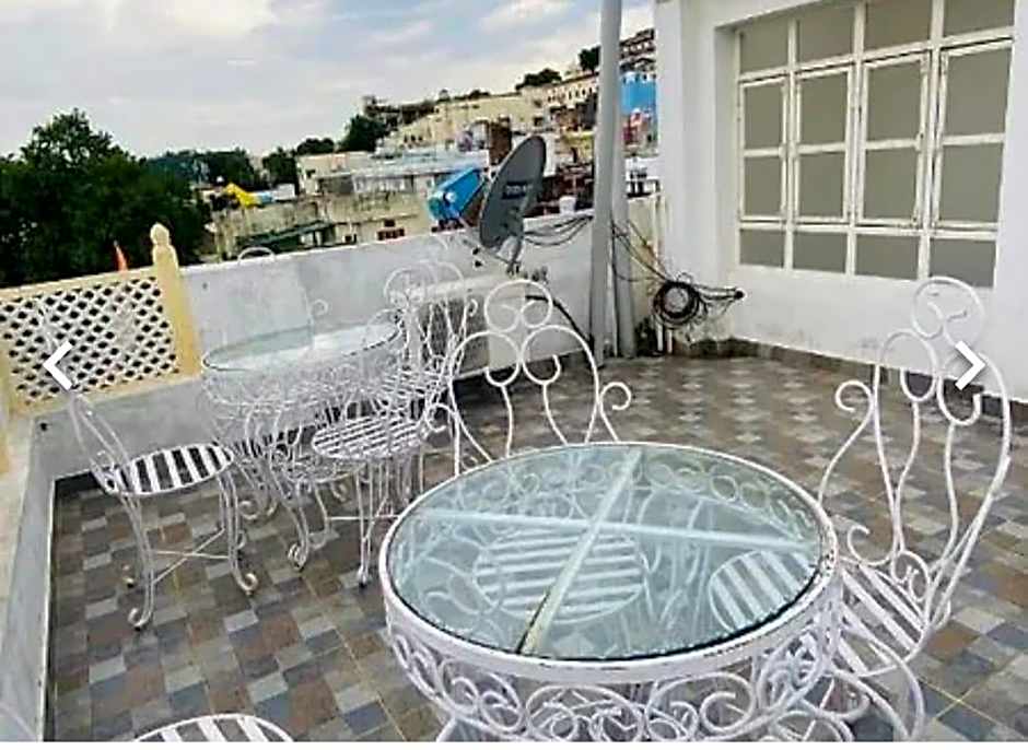 MOON FLOWER GUEST HOUSE