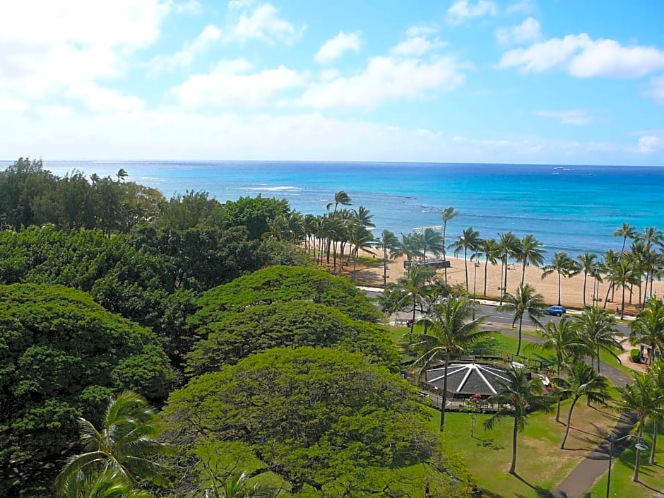 Castle at Waikiki Grand