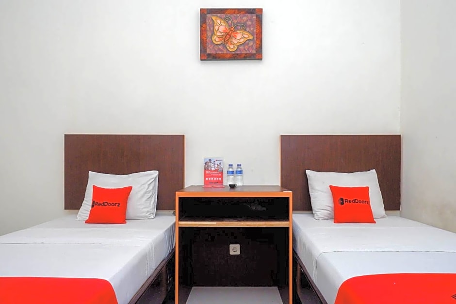 RedDoorz Syariah @ Namira Hotel