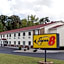 Super 8 by Wyndham Radcliff Ft. Knox Area