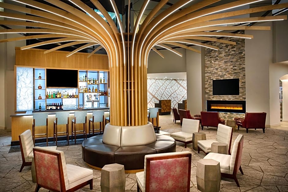 Crowne Plaza Portland - Lake Oswego, an IHG Hotel
