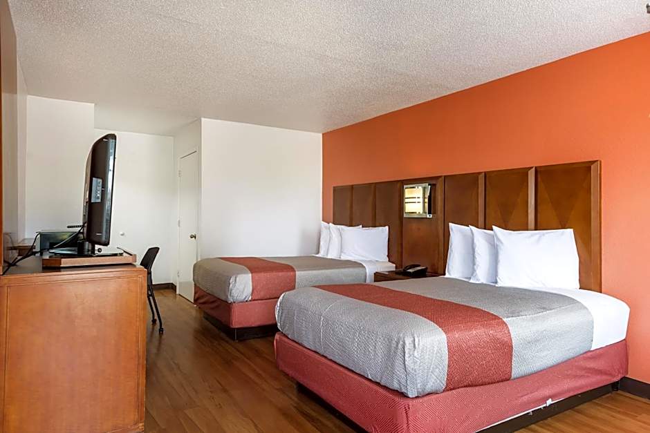 Motel 6-Van Buren, AR I- 40