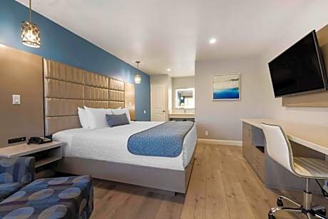 1 King Bed, Non-Smoking, 2 Rooms, Sofabed, Flat Screen Television, Refrigerator, Full Breakfast