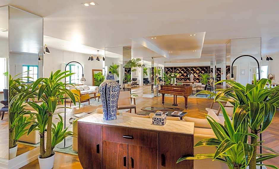 Brown Beach House Trogir