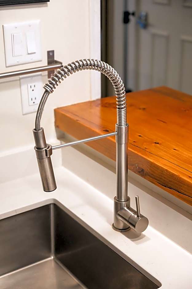 Creekside Oasis 4 Beds Pool and Hot Tub