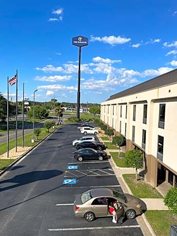 THE PARAGON of Golden Isles