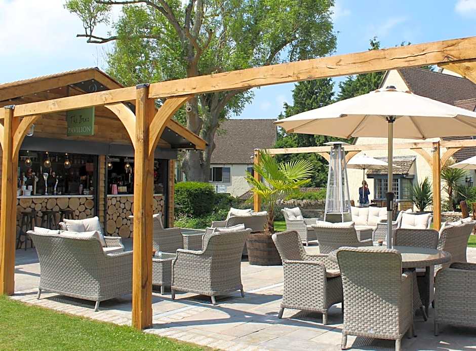 The Bear Of Rodborough Hotel