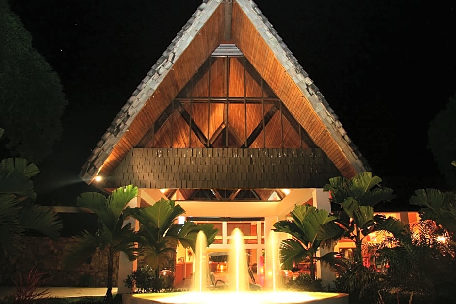 The Pearl South Pacific Resort