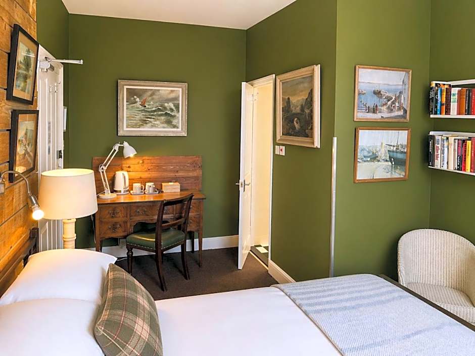 The Royal Harbour Hotel