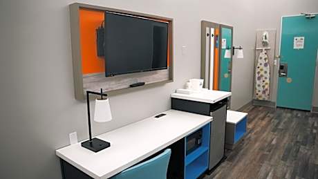 King Room - Non-Smoking