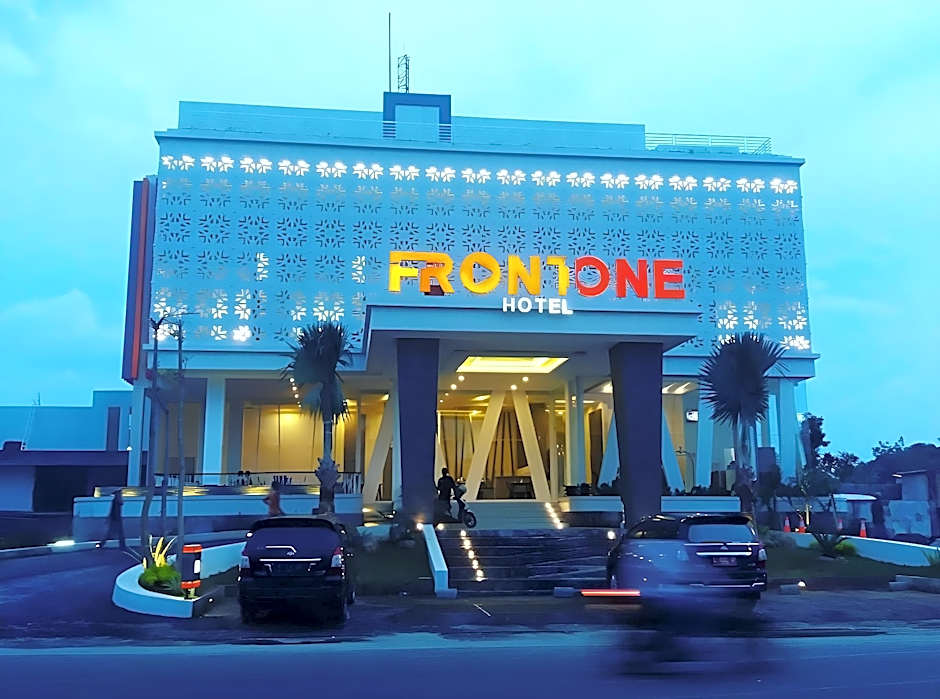 Front One Hotel Pamekasan Madura