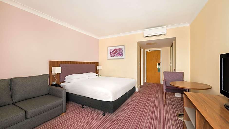 Holiday Inn Rotherham-Sheffield M1Jct.33 By IHG