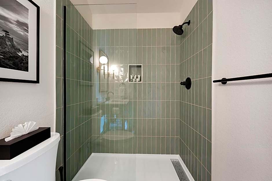 Bodega Coast Inn and Suites