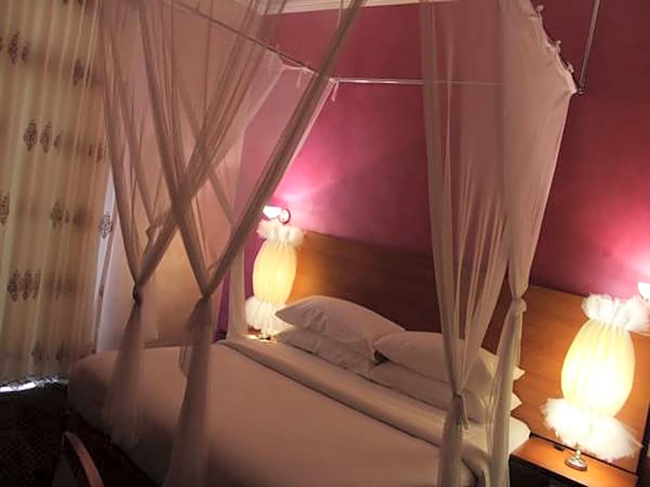 Al Fanar Palace Hotel and Suites