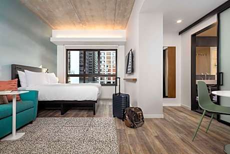 Queen Studio with Roll-In Shower - Mobility Accessible