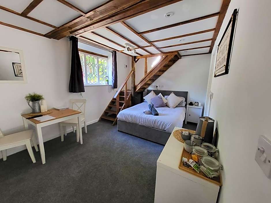 Hursley Rooms - The Dolphin