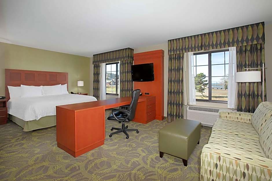 Hampton Inn By Hilton & Suites Astoria, Or