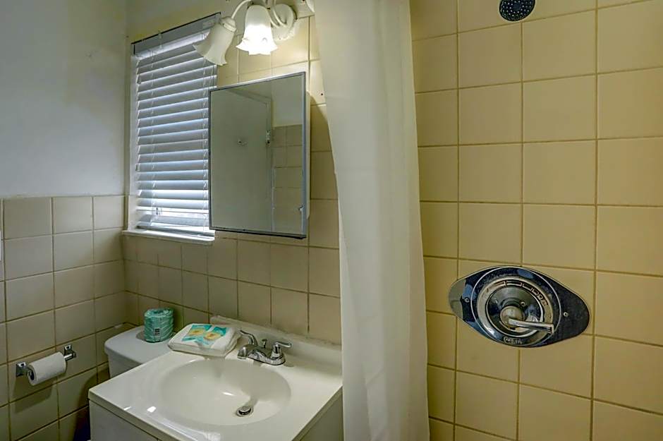 Beach and Town Motel