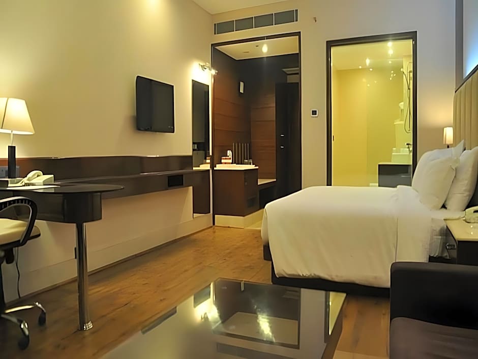 Hotel Dazzle – Agra, NC