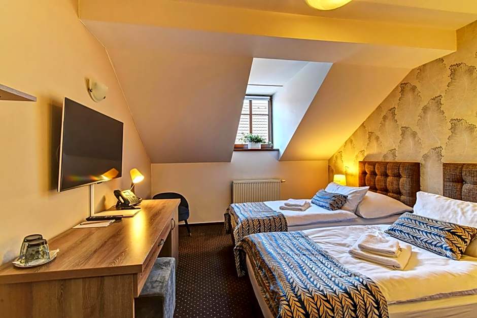 Zdjęcie 1 z 3 — 2 Beds