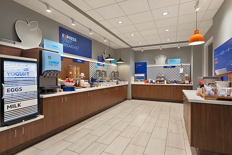 Holiday Inn Express And Suites Rhinelander By IHG