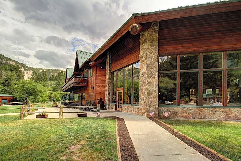 Spearfish Canyon Lodge