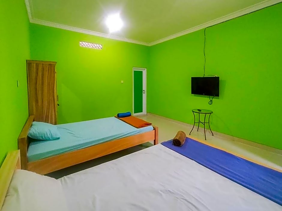 Villa Batu Tua Puncak Mitra RedDoorz