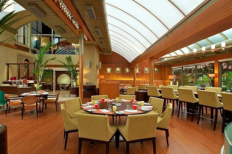 Vivanta Ernakulam, Marine Drive