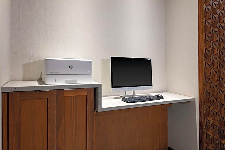 Fairfield Inn & Suites by Marriott Port Clinton Waterfront
