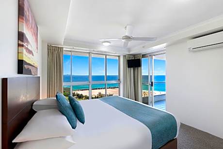 Three-Bedroom Deluxe Apartment