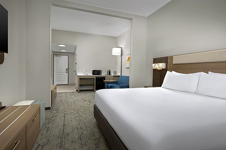 Holiday Inn Express Hotel & Suites Greensboro - Airport Area By IHG