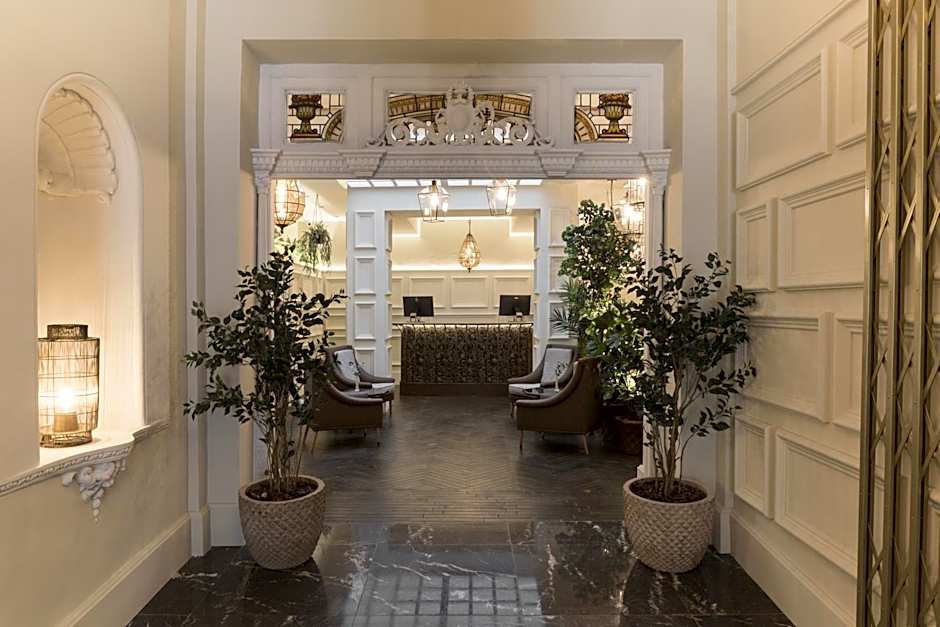 ICON Wipton by Petit Palace