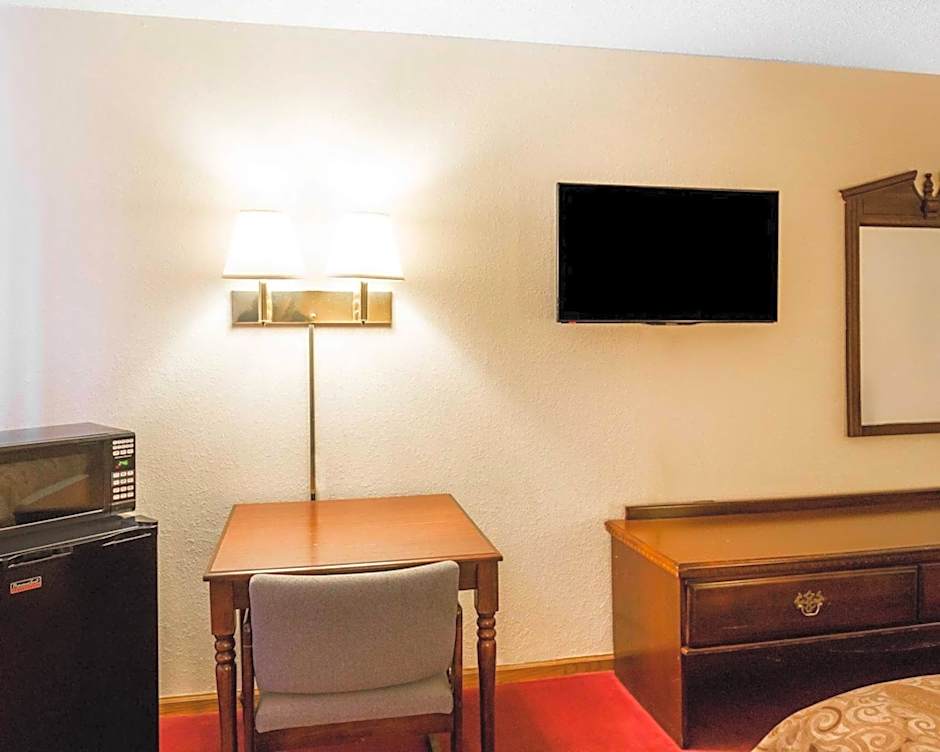 Rodeway Inn Cedar Rapids Westdale