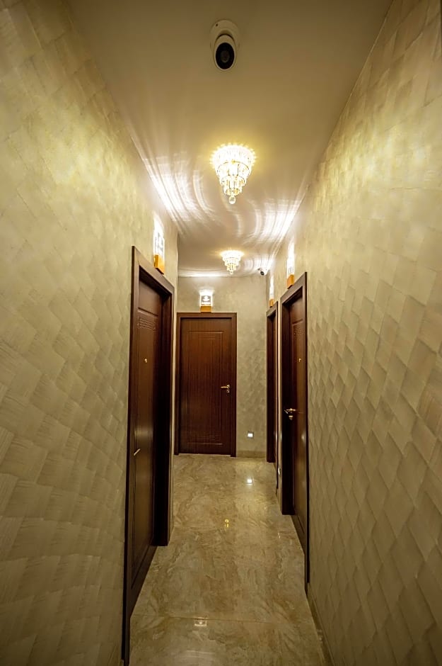 A Residence @ Between Hilton & Cititel Hotel