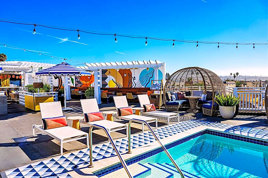 Inn at the Pier Pismo Beach, Curio Collection by Hilton