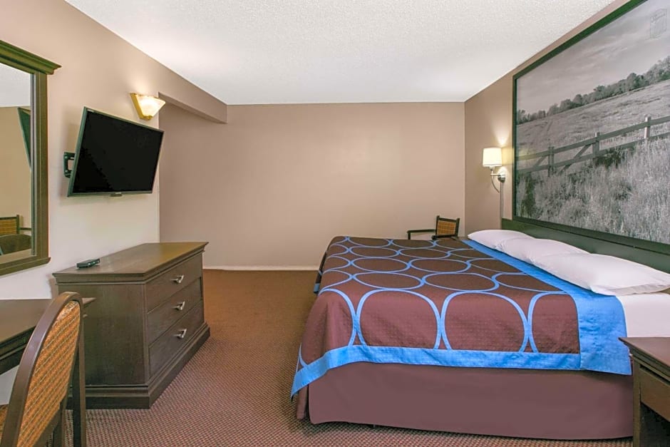 Super 8 by Wyndham Lubbock Civic Center North