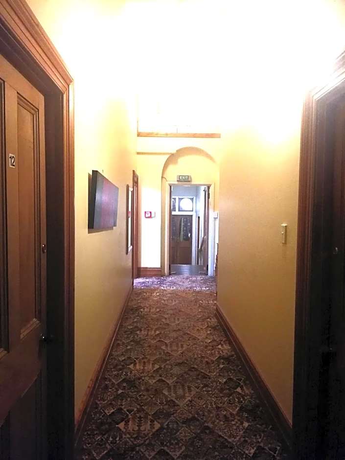 Empire Hotel Backpackers