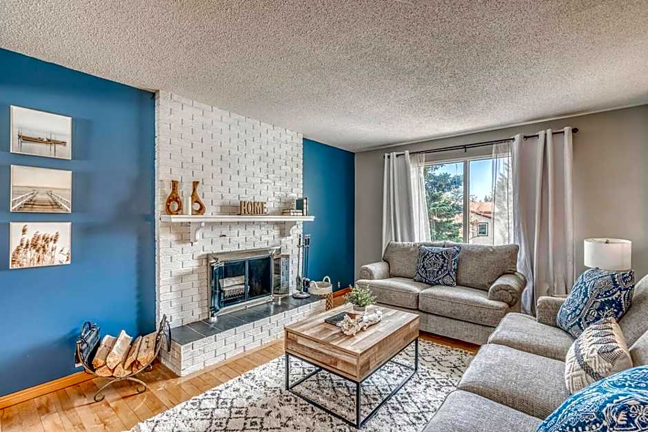 Boho Retreat w/King Bed on Bow River Pathway