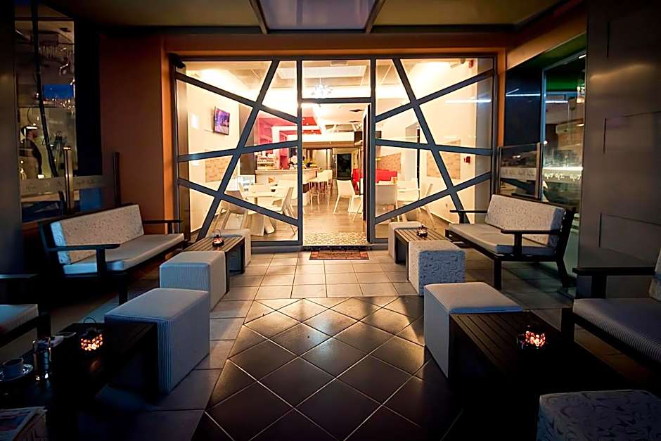 City Life Port Hotel 