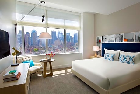 Premium King Room with City View - Disability Access
