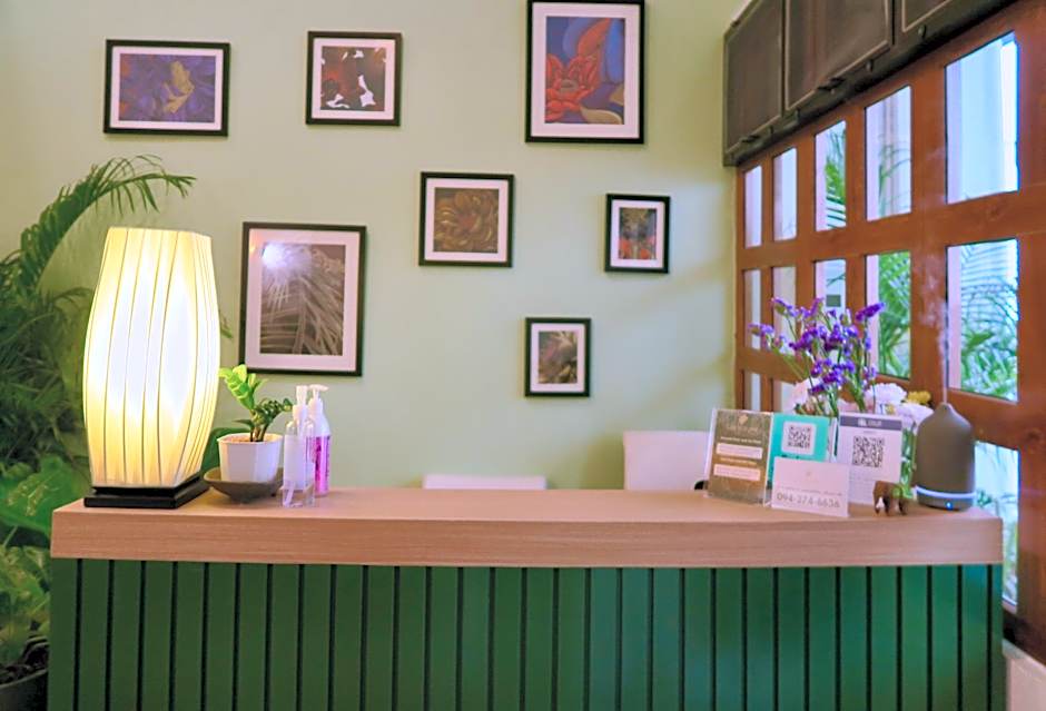 Les Fleurs Bangkok Hostel