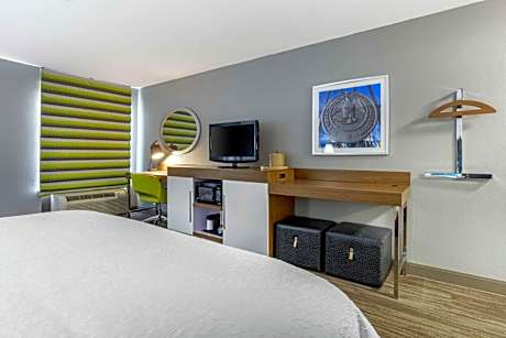 King Room with Sofa Bed - Non-Smoking