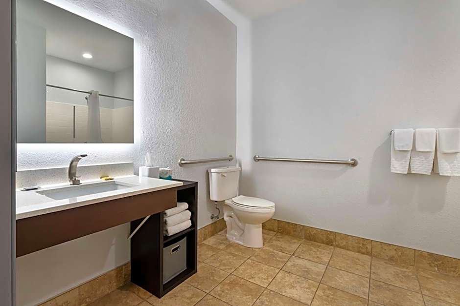 Best Western Plus Appleton Airport Mall Hotel