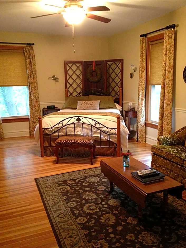 The Inn at Ragged Edge