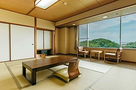 Japanese-style Room with 8 Tatami (MAX 4 Adults)