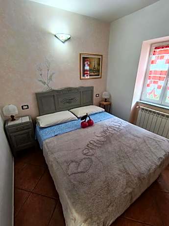 Deluxe Double Room (2 Adults + 1 Child)