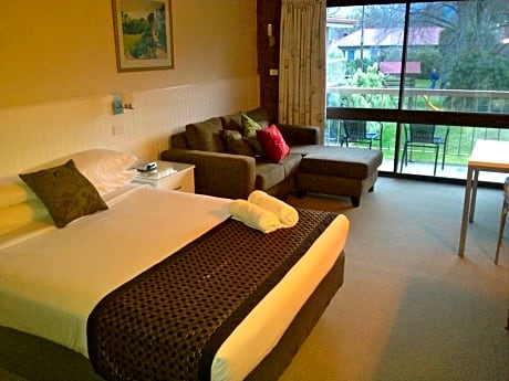 Deluxe King Room with Balcony