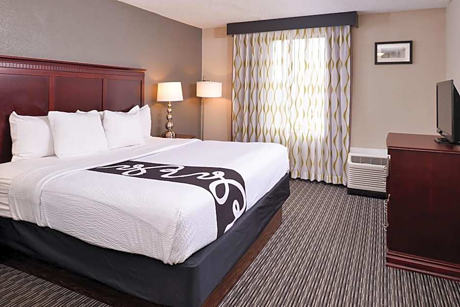 La Quinta Inn & Suites by Wyndham Indianapolis South