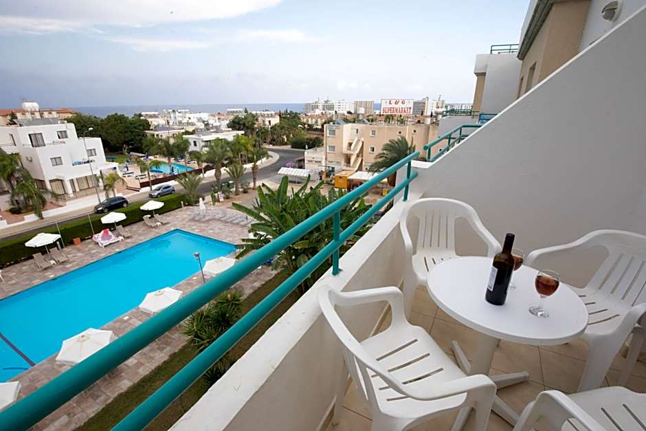 DebbieXenia Hotel Apartments